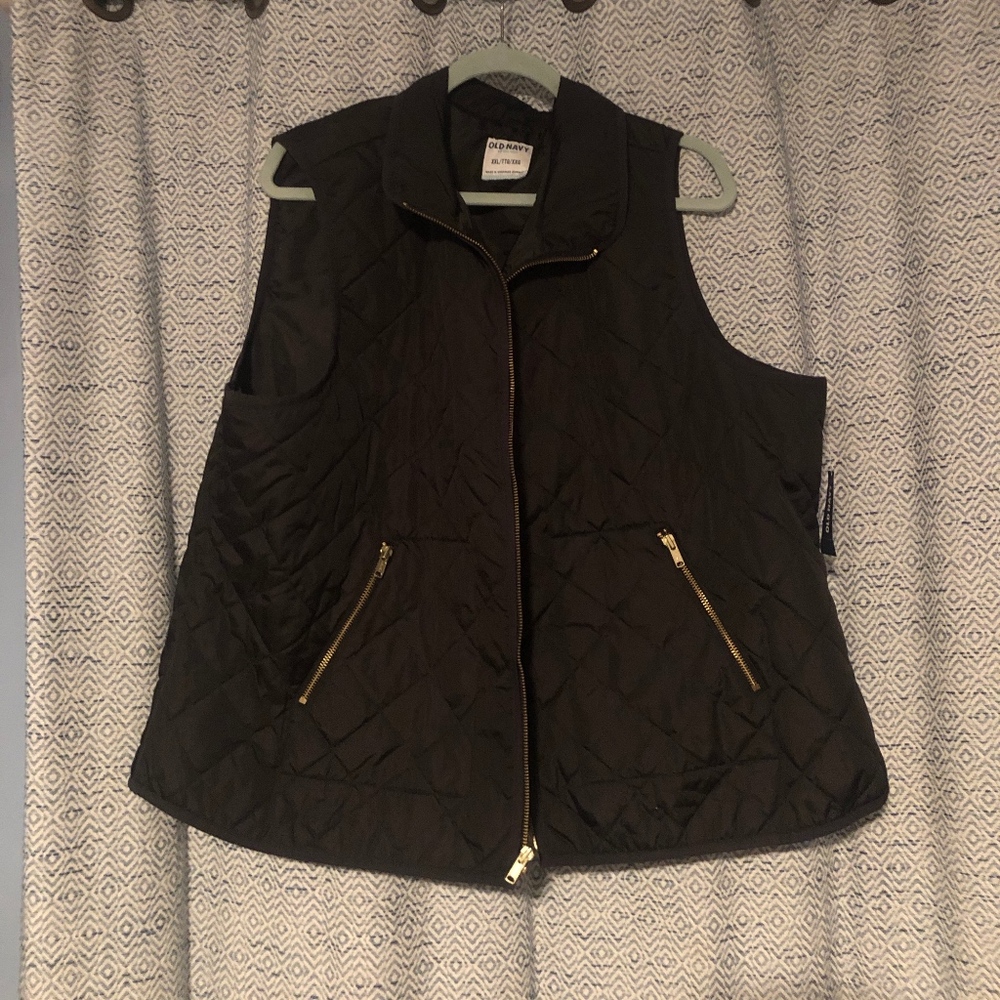 NWT Old Navy Black Quilted Vest Gold Detail